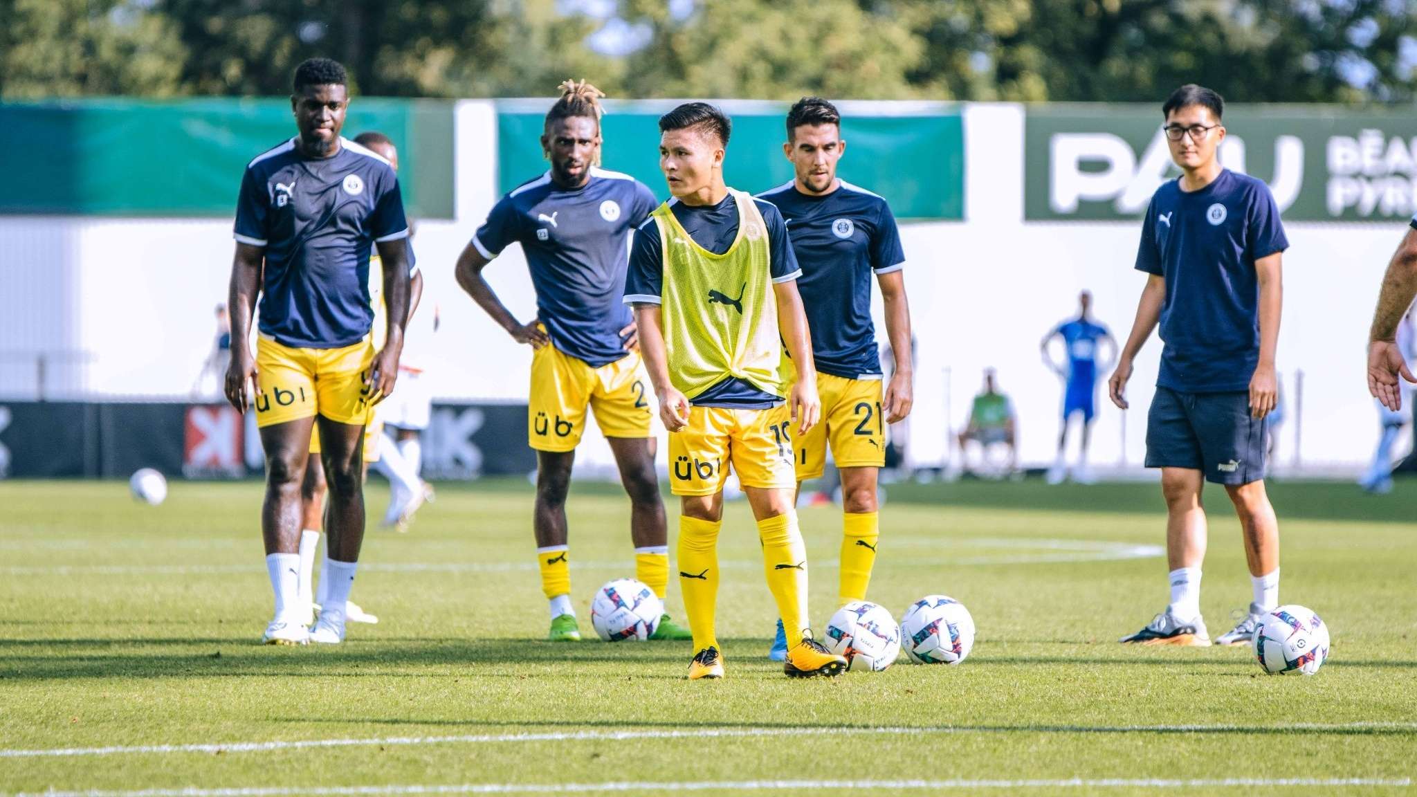 中占据有利 中占据有利