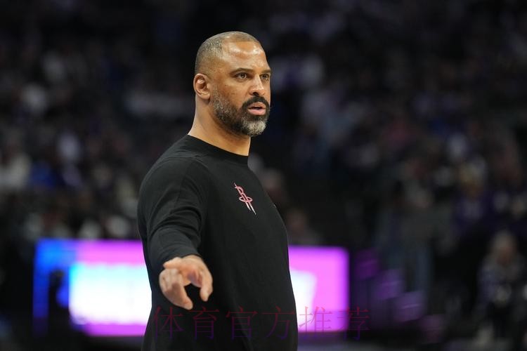 阿门反击送助攻 贾巴里·史密斯双手暴扣